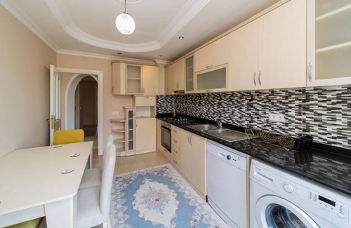 Tosmur Belediyesi Apartment | Lovely Flat with Shared Pools in Alanya
