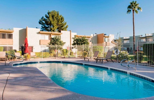 Fashion Square Apartment | Lovely FULL 1br Walk to OldTown & Bars! w/h Pool