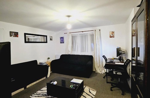 Enfield Highway Apartment | Lovely Fully Furnished One Bed Flat To Let