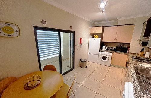 Lagos Apartment | Lovely Ground Floor 2 Bedroom Apart w/Communal Pool, Close to Beach & Amenities