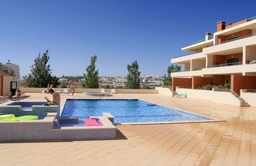 Lagos Apartment | Lovely Ground Floor 2 Bedroom Apart w/Communal Pool, Close to Beach & Amenities