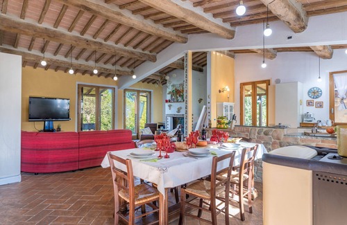 Monticiano Villa | lovely ground floor cottage, sleeps 6 set in a tranquil ,private and panoramic position – completely
