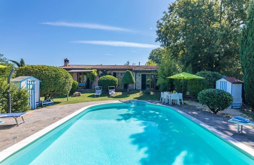 Monticiano Villa | lovely ground floor cottage, sleeps 6 set in a tranquil ,private and panoramic position – completely