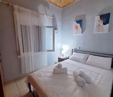 Ayia Anna Apartment | Lovely Guesthouse On The Beach