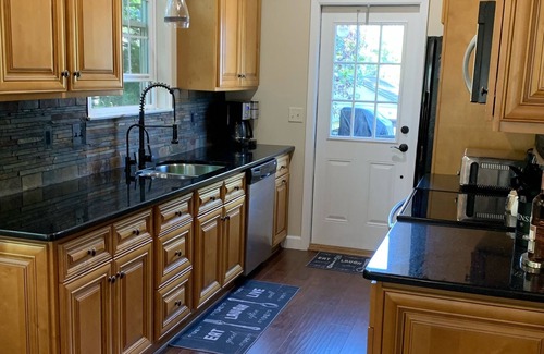 Earlville House | Lovely Hack’s Point home right by the Bohemia River!
