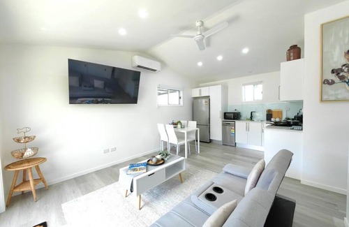 Redcliffe House | Lovely Hidden Gem in Redcliffe