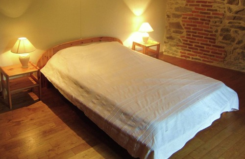Treignes House | Lovely Holiday Home in Treignes with Garden