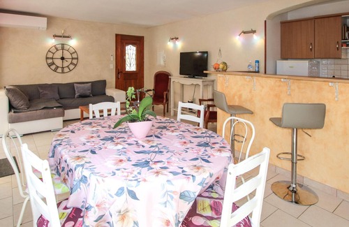 Rousset-les-Vignes House | Lovely home in Rousset les Vignes