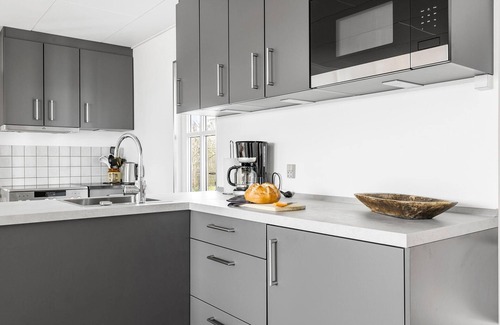 Sandkaas House | Lovely home in Allinge with kitchen