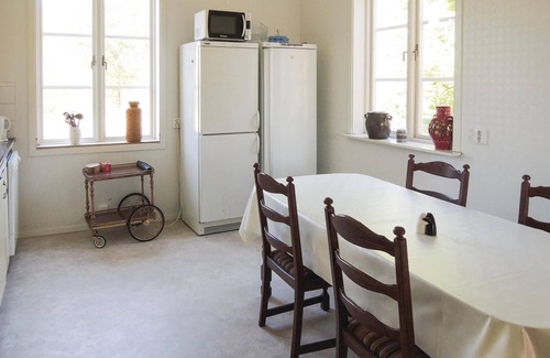 Virestad House | Lovely home in älmhult with kitchen