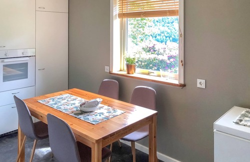 Hoyanger House | Lovely home in Bjordal with kitchen