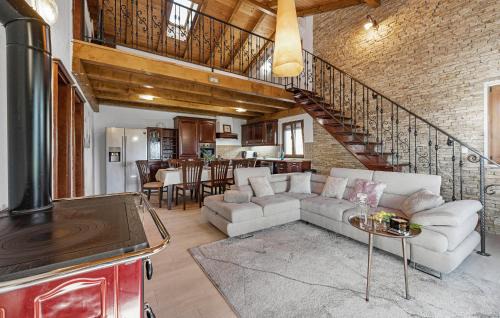 Donje Polje House | Lovely Home In Donje Polje