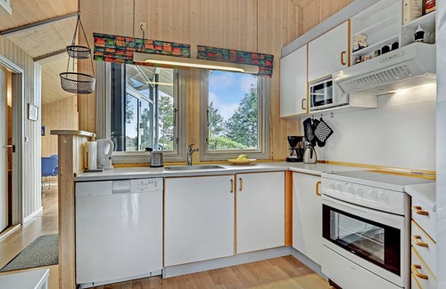 Lyngsbæk Strand House | Lovely home in Ebeltoft with sauna