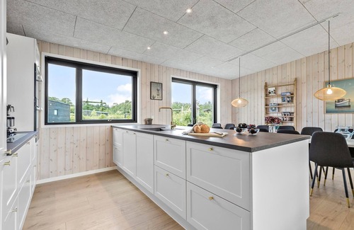 Fjellerup Strand House | Lovely home in Glesborg with WiFi