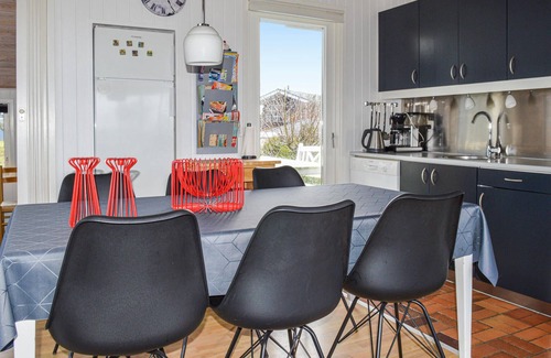 Oster Hurup House | Lovely home in Hadsund with kitchen