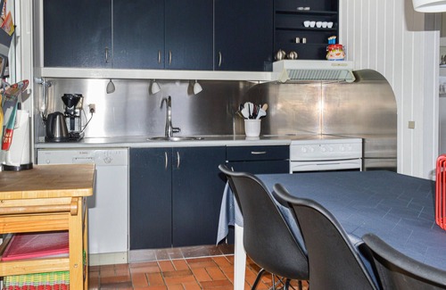 Oster Hurup House | Lovely home in Hadsund with kitchen
