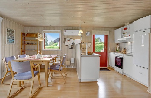 Hejlsminde Strand House | Lovely home in Hejls with WiFi