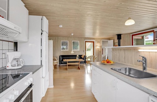 Hejlsminde Strand House | Lovely home in Hejls with WiFi