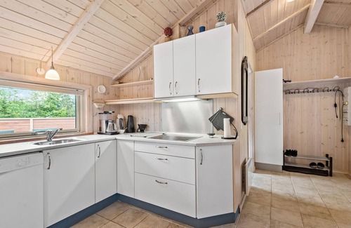 Bork Havn House | Lovely home in Hemmet with kitchen