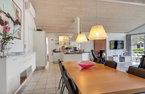 Ristinge House | Lovely home in Humble with sauna