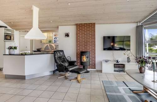Ristinge House | Lovely home in Humble with sauna