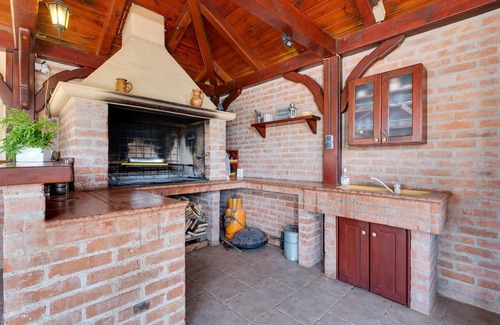 Breznik Plesivicki House | Lovely home in Jastrebarsko with WiFi