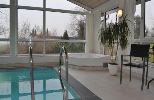 Skødshoved Strand House | Lovely Home In Knebel With Sauna