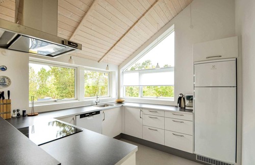 Knebel House | Lovely home in Knebel with WiFi