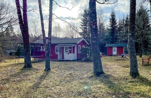 Langhem House | Lovely home in Länghem with kitchen