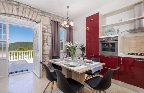 Trget House | Lovely home in Labin - Rabac