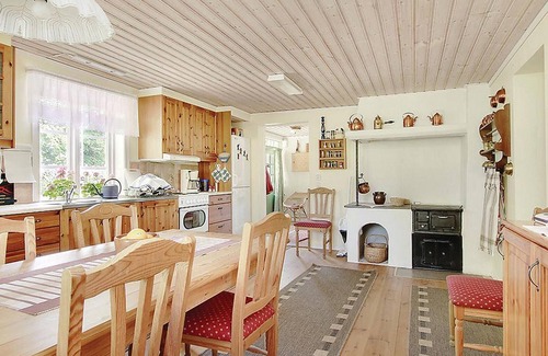 Motala House | Lovely home in Motala with WiFi