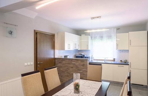 Brestovac House | Lovely home in Novo Zvecevo with sauna