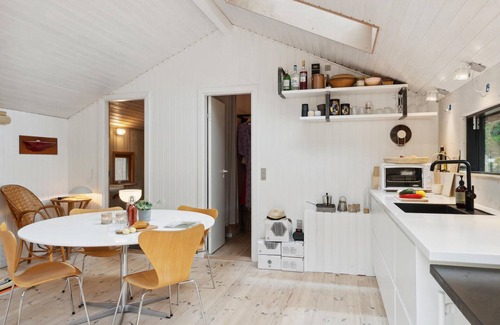 Klint House | Lovely home in Nykøbing Sj with kitchen