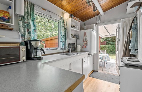 Klint House | Lovely home in Nykøbing Sj with kitchen