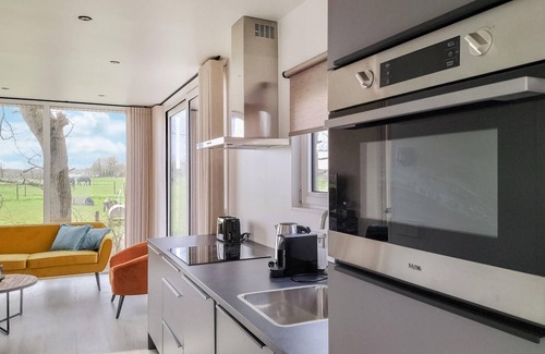 Oosterwolde House | Lovely home in Oosterwolde with WiFi