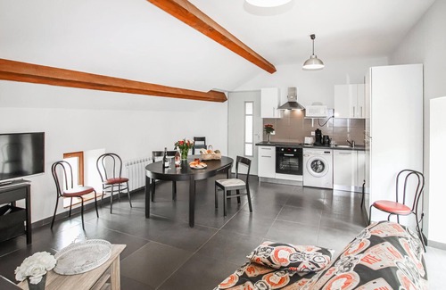 Privas House | Lovely home in Privas with sauna