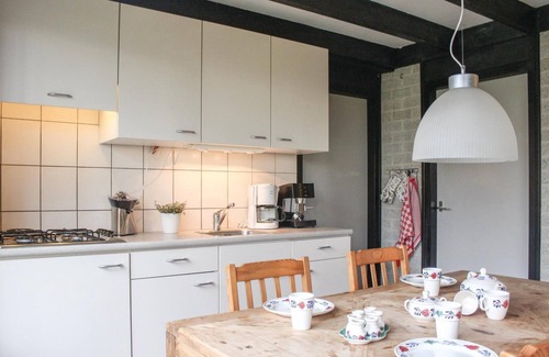 Reutum House | Lovely home in Reutum with WiFi