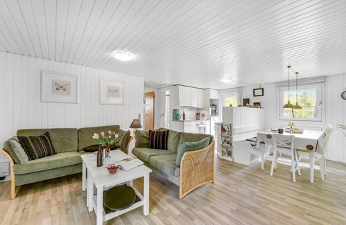 Lodbjerg Hede House | Lovely home in Ringkøbing with kitchen