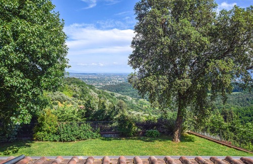 Lucca House | Lovely home in Santo Stefano with WiFi