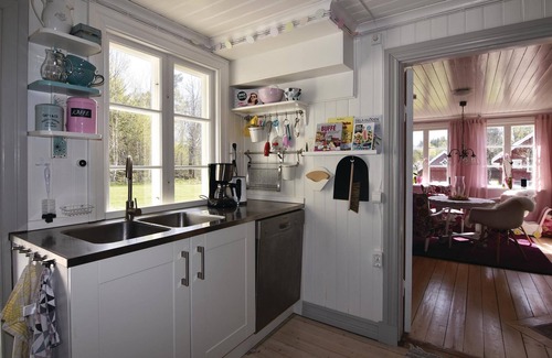 Sollebrunn House | Lovely home in Sollebrunn with WiFi