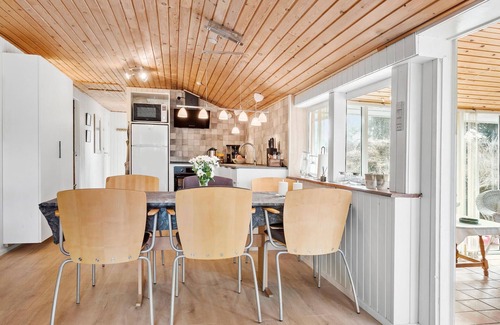 Sønder Vorupør House | Lovely home in Thisted with WiFi