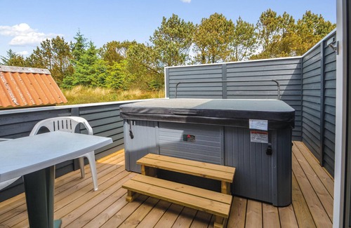 Klitmoller House | Lovely home in Thisted with kitchen