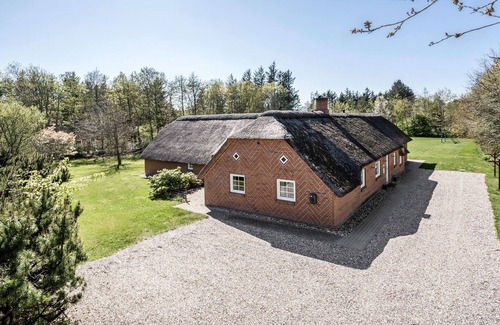 Husby House | Lovely home in Ulfborg with sauna