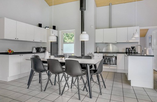 Bøtø By House | Lovely home in Væggerløse with WiFi