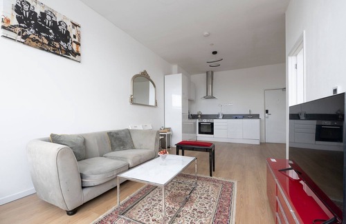 Smethwick Apartment | Lovely home in West Midlands