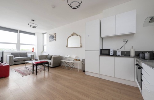 Smethwick Apartment | Lovely home in West Midlands
