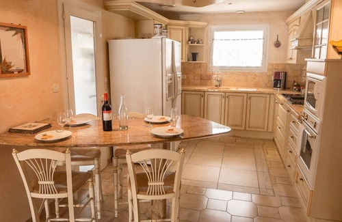 Narbonne House | Lovely house near the historical center of Narbonne and main shops, private pool