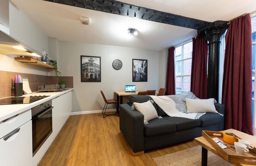Northern Quarter Condo | Lovely Industrial Loft