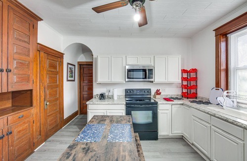 Rohrerstown Apartment | Lovely Lancaster Aptartment in Walkable Location!