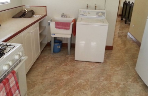 Long Bay Apartment | Lovely large one bedroom near Crane Beach-